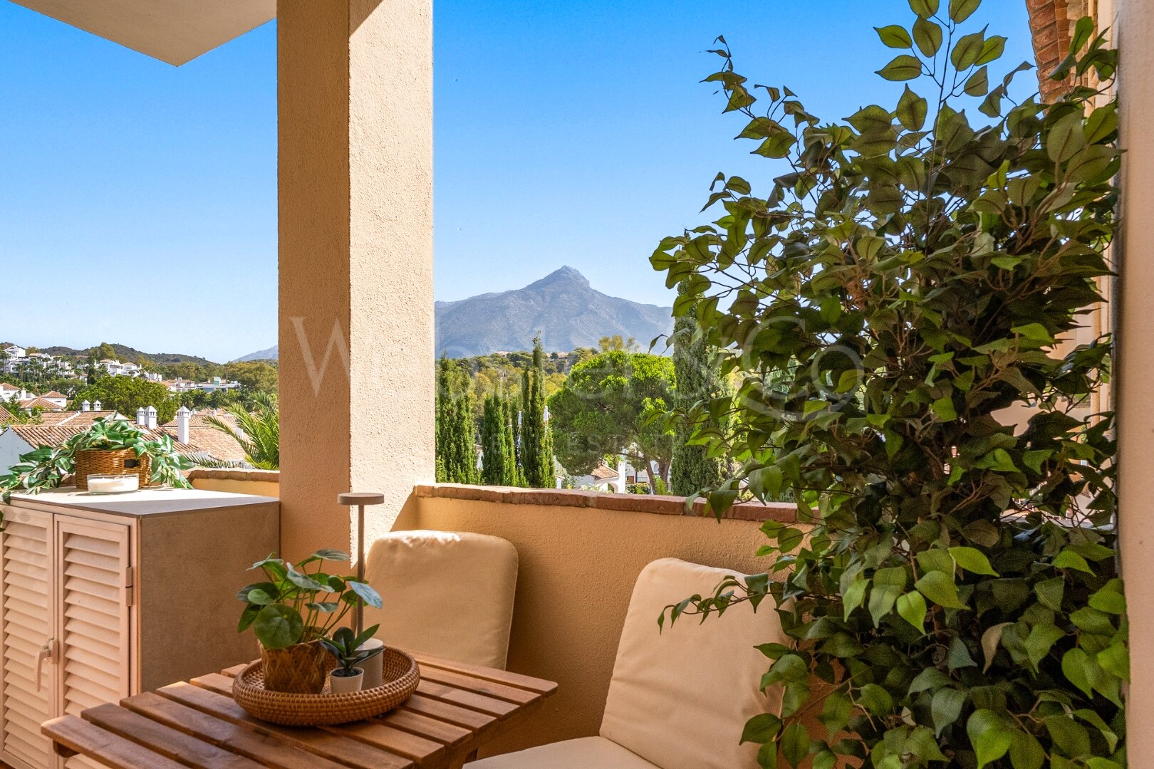 Penthouse Las Brisas – Elegante Dúplex, Nueva Andalucía