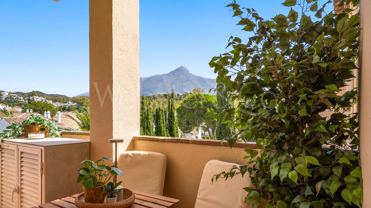 Penthouse Las Brisas – Elegante Dúplex, Nueva Andalucía