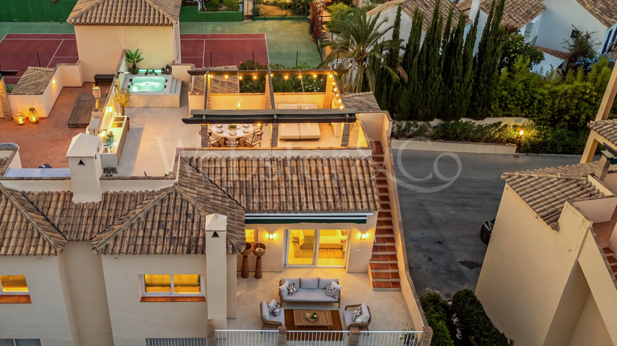 Penthouse Las Brisas – Elegante Dúplex, Nueva Andalucía