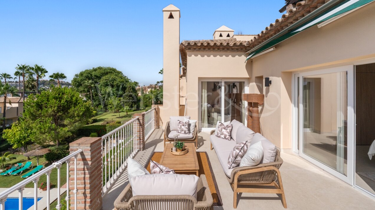 Penthouse Las Brisas – Elegante Dúplex, Nueva Andalucía