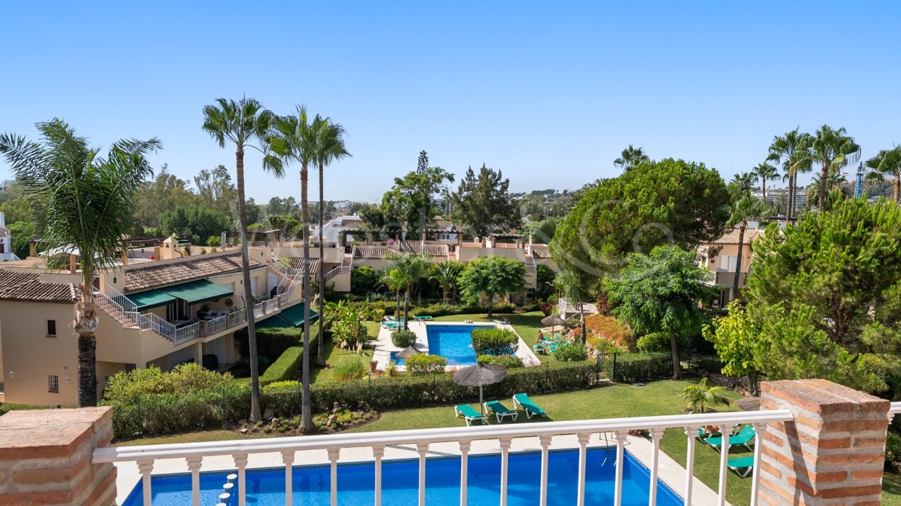 Penthouse Las Brisas – Elegante Dúplex, Nueva Andalucía
