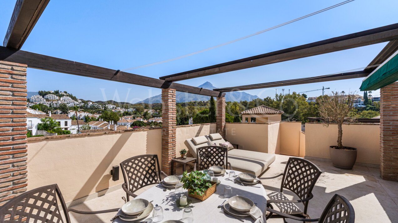Penthouse Las Brisas – Elegante Dúplex, Nueva Andalucía