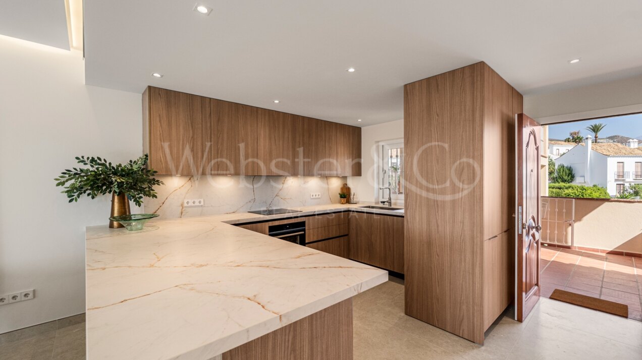 Penthouse Las Brisas – Elegante Dúplex, Nueva Andalucía