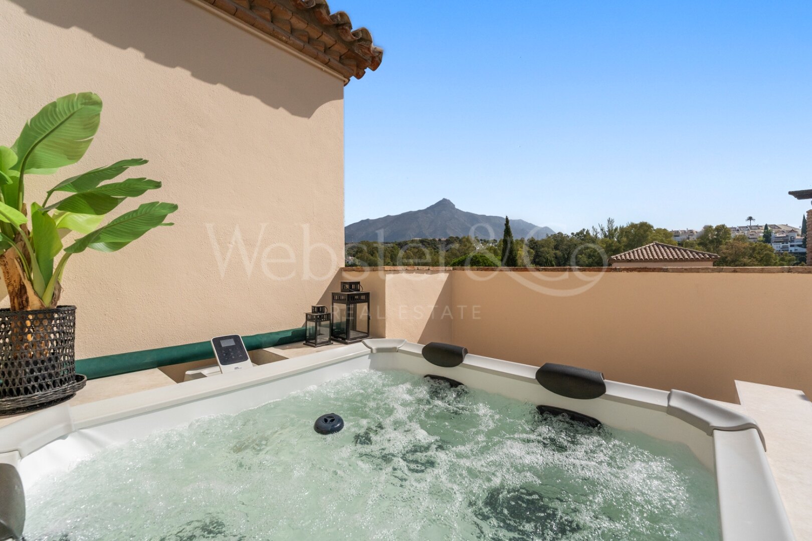 Penthouse Las Brisas – Elegante Dúplex, Nueva Andalucía