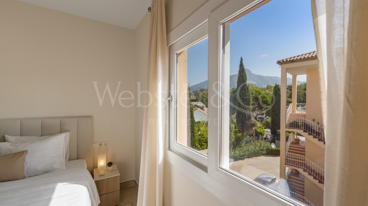 Penthouse Las Brisas – Elegante Dúplex, Nueva Andalucía