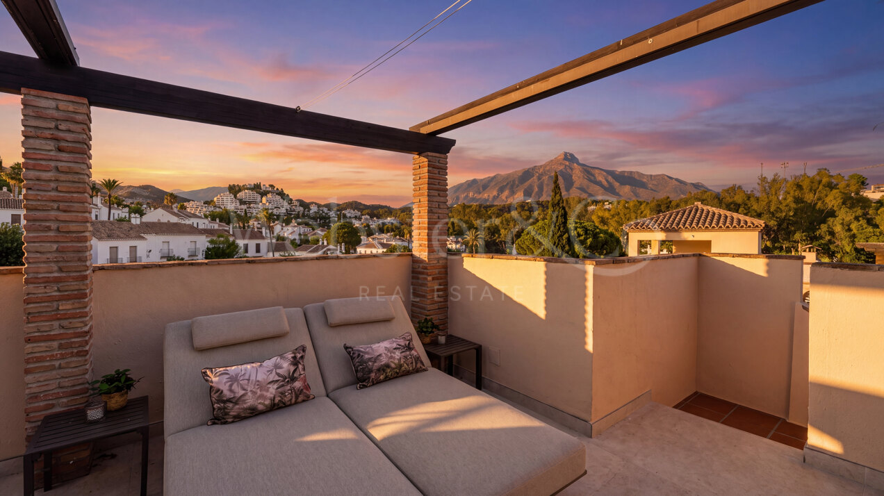 Penthouse Las Brisas – Elegante Dúplex, Nueva Andalucía