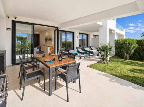 Property Highlights:- 2 bedrooms- 2 bathrooms- Private garden- South facing- Gated community- Communal pool- Mountain views- Private parking- 3 km beach