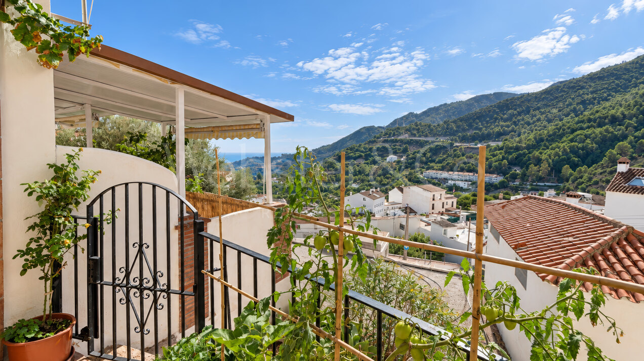 Mirador de Ojen - Townhouse with Panoramic Views