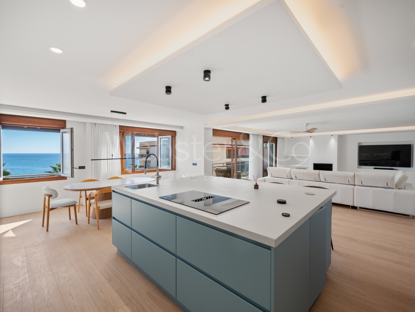 Penthouse Solea - Beachfront Apartment in Estepona