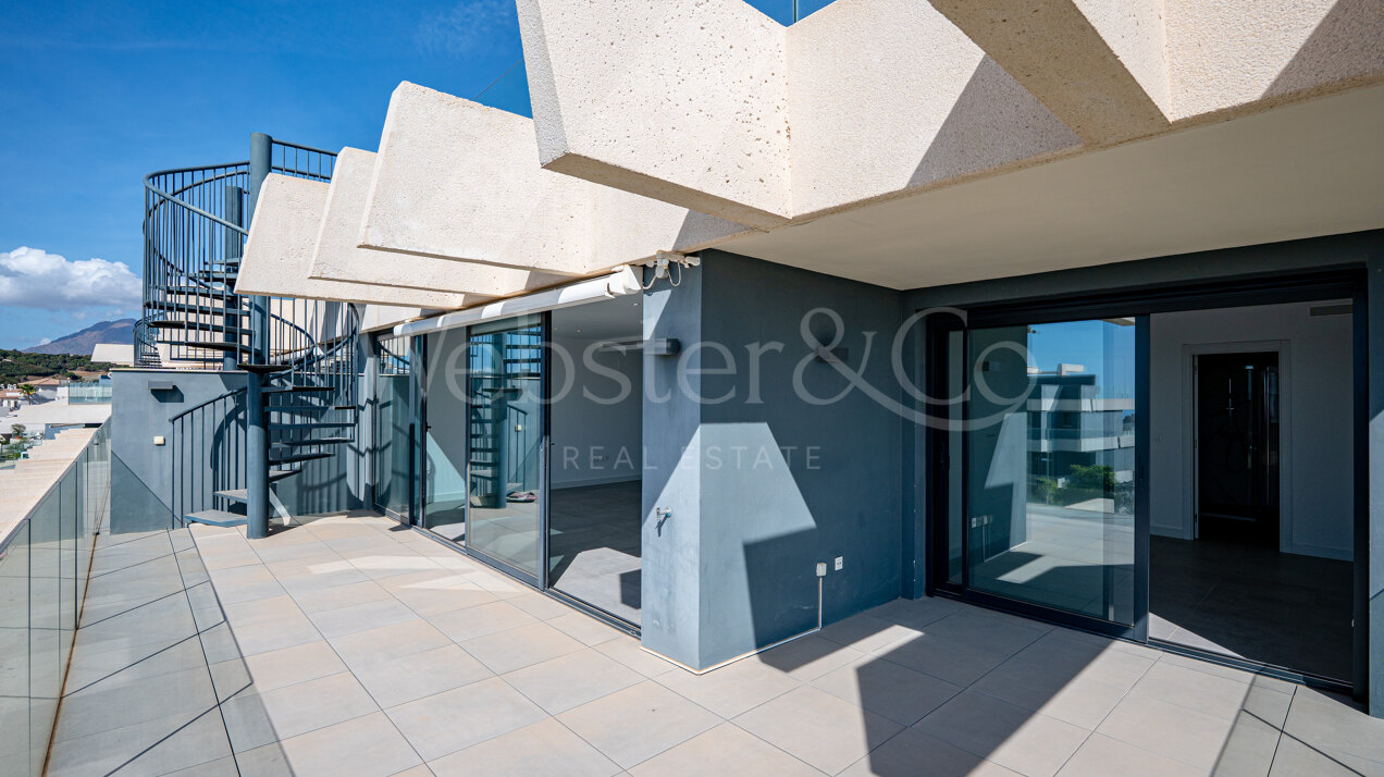 Penthouse Lumina - Modern Duplex in Estepona