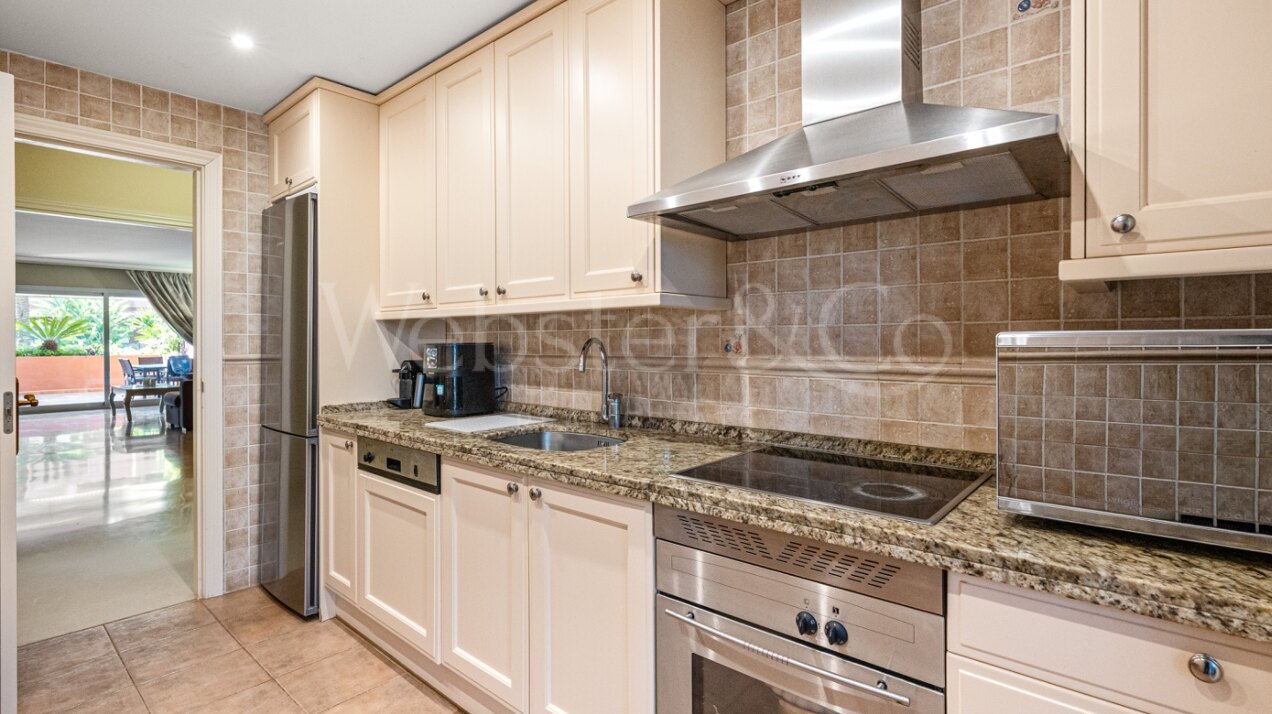 Apartment Lyra - Beachside Tranquility, Puerto Banús