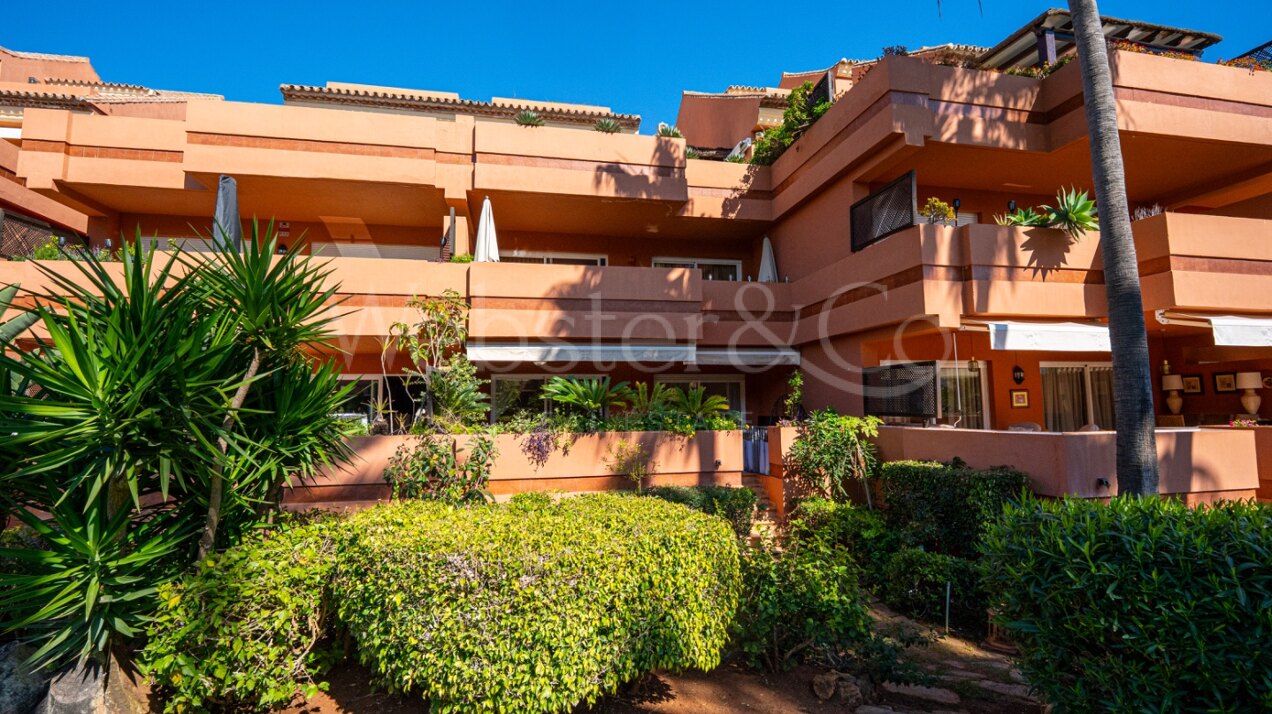 Apartment Lyra - Beachside Tranquility, Puerto Banús