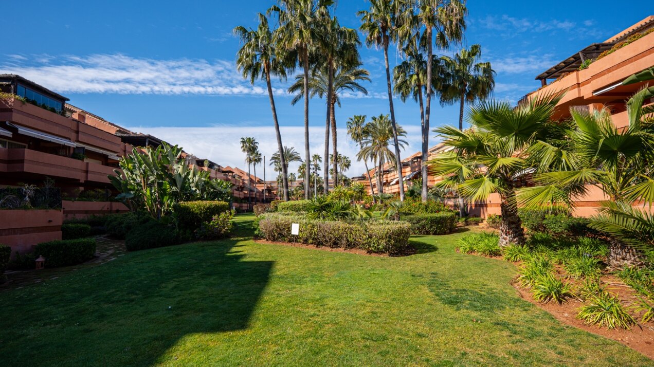 Apartment Lyra - Beachside Tranquility, Puerto Banús