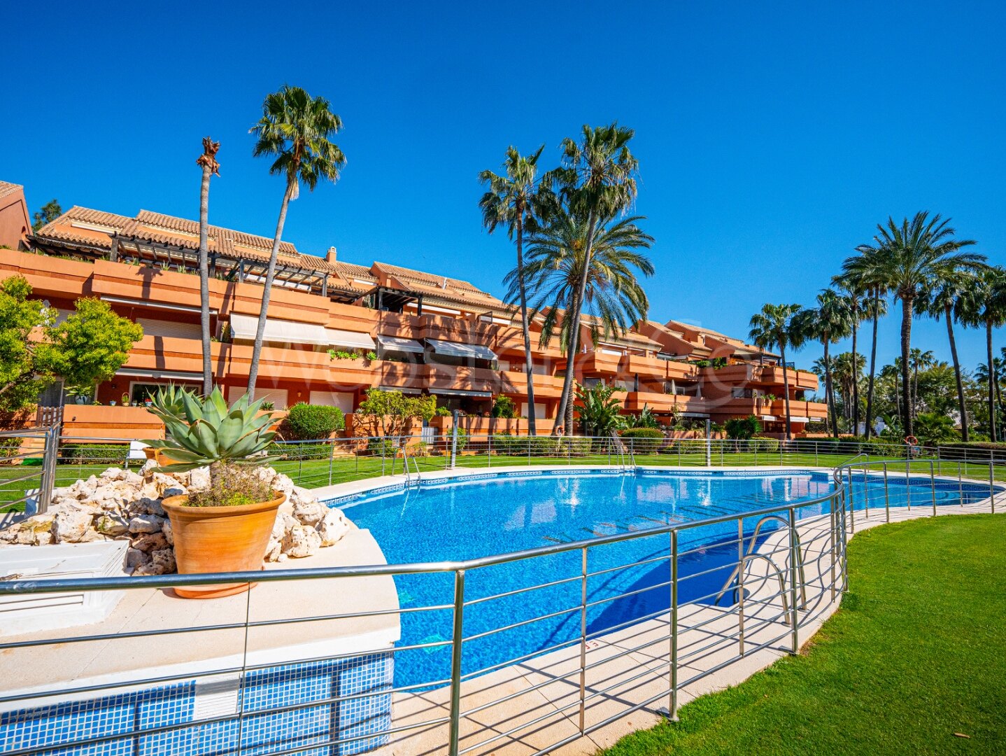 Apartment Lyra - Beachside Tranquility, Puerto Banús