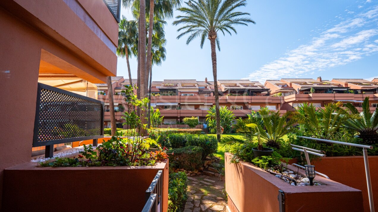 Apartment Lyra - Beachside Tranquility, Puerto Banús