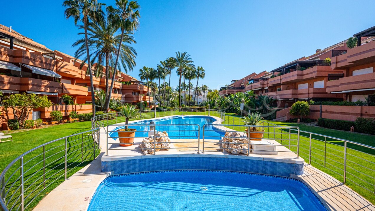 Apartment Lyra - Beachside Tranquility, Puerto Banús