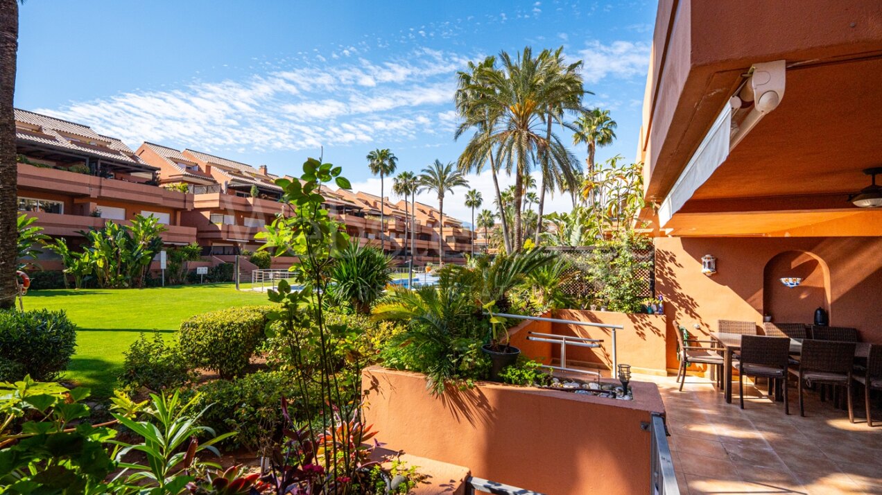 Apartment Lyra - Beachside Tranquility, Puerto Banús