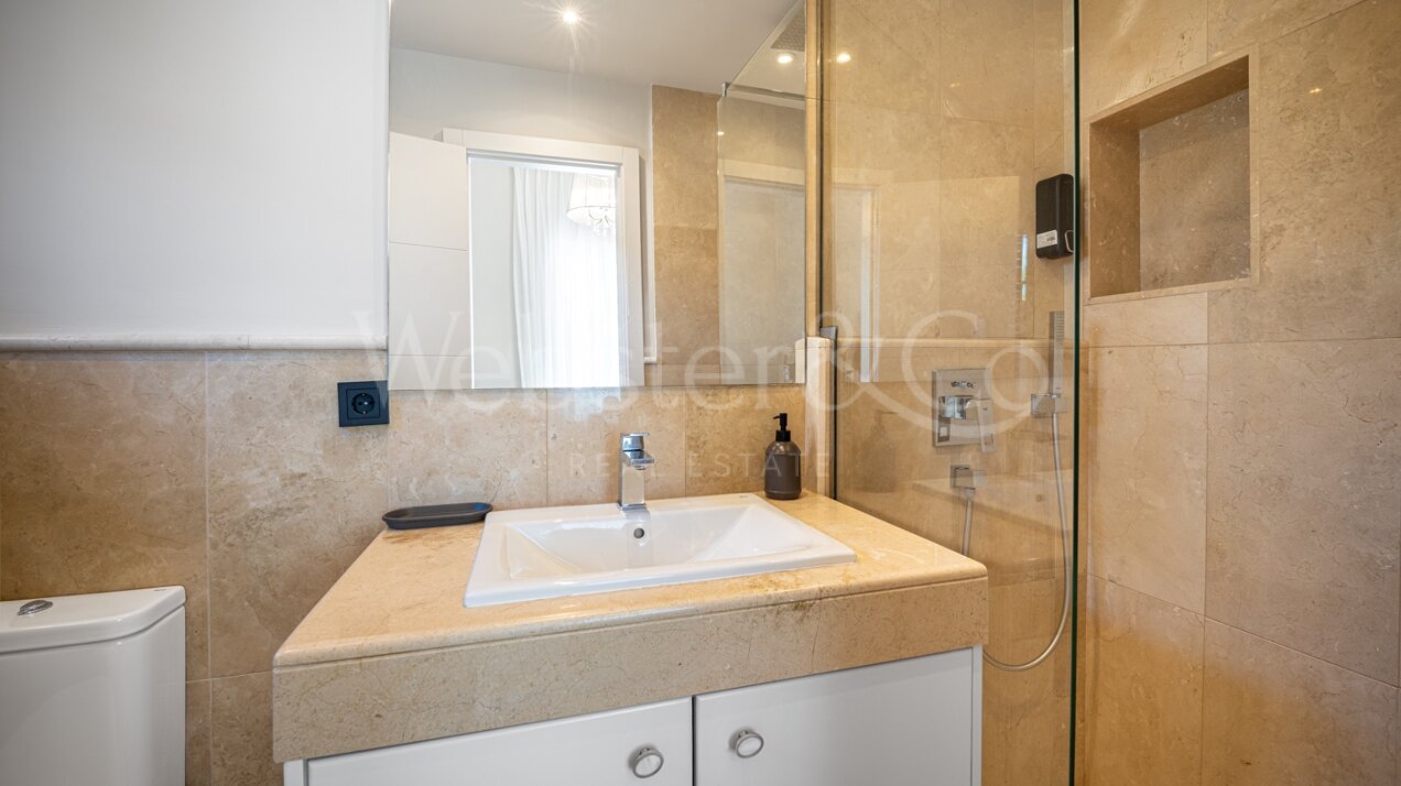 Villa Bruselas - Exquisite Home in Nueva Andalucia