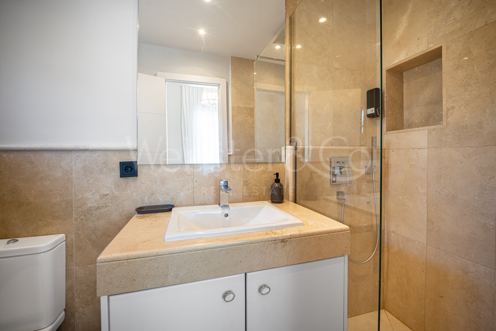 Villa Bruselas - Exquisite Home in Nueva Andalucia