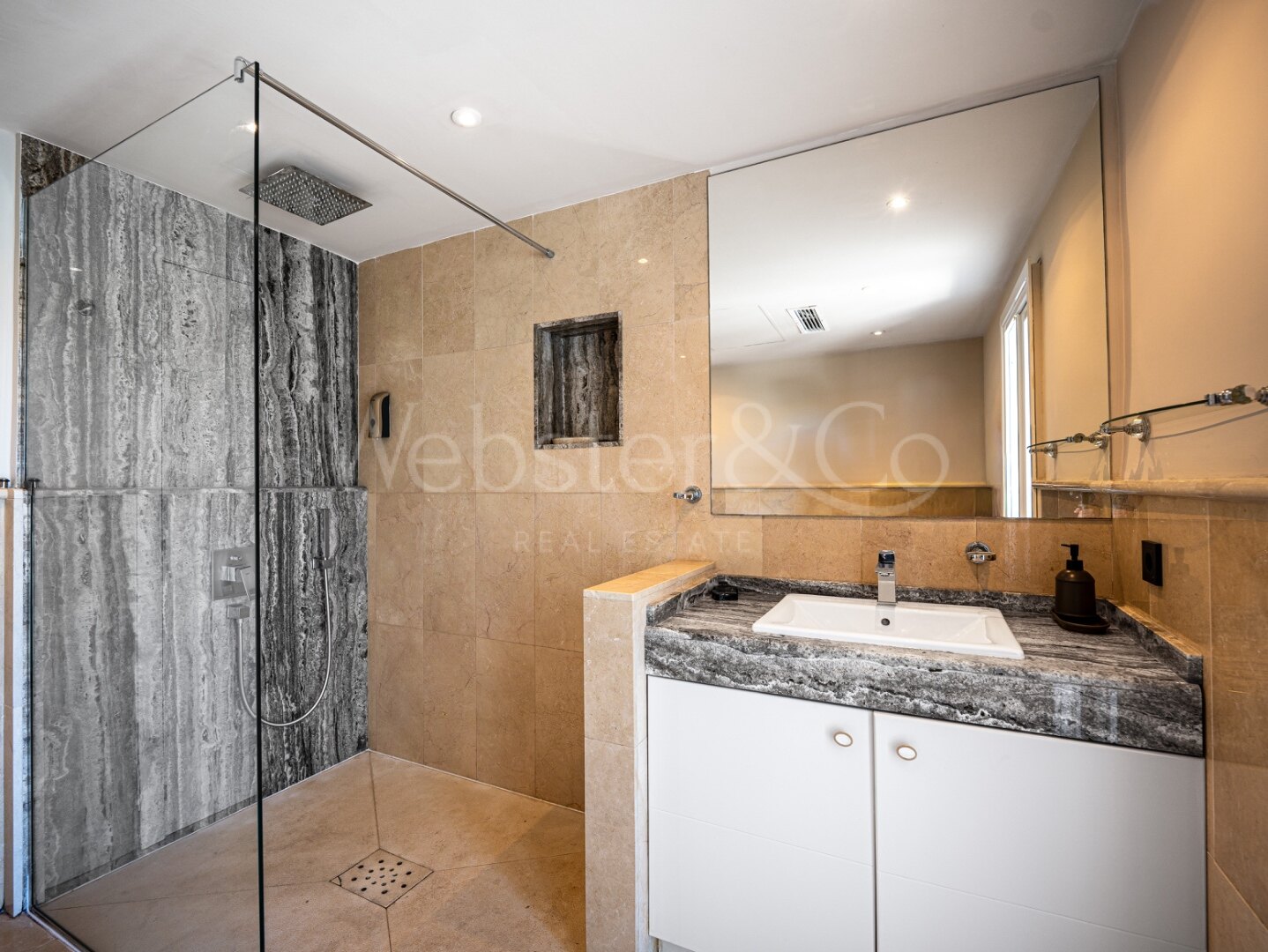 Villa Bruselas - Exquisite Home in Nueva Andalucia