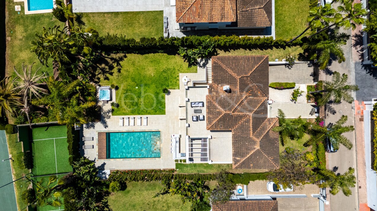 Villa Bruselas - Exquisite Home in Nueva Andalucia