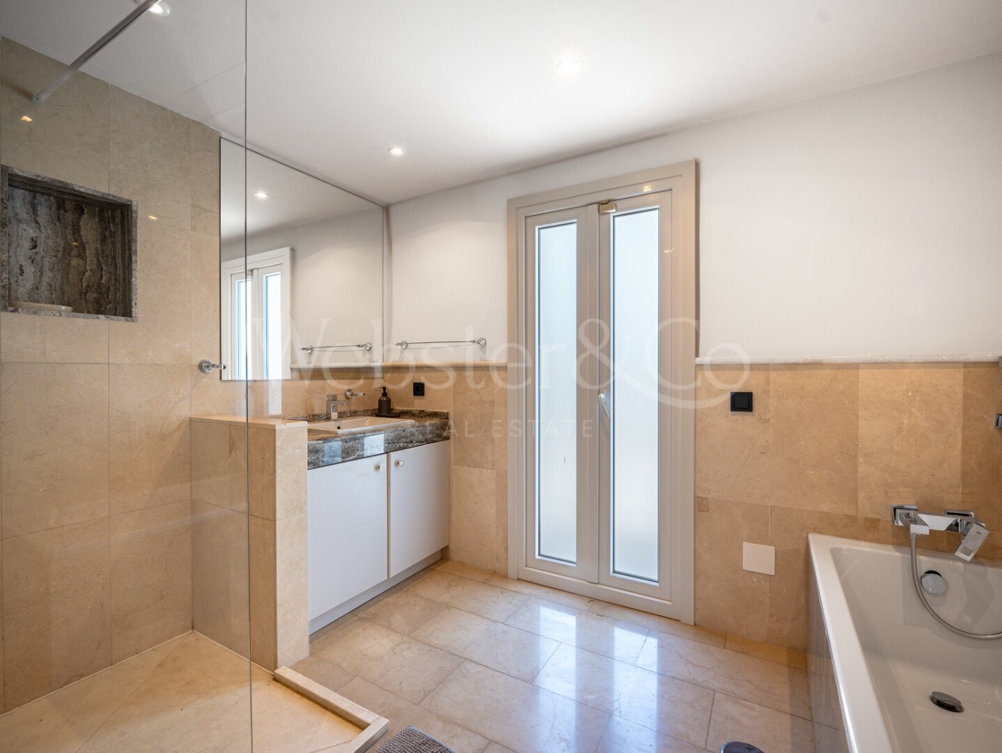 Villa Bruselas - Exquisite Home in Nueva Andalucia