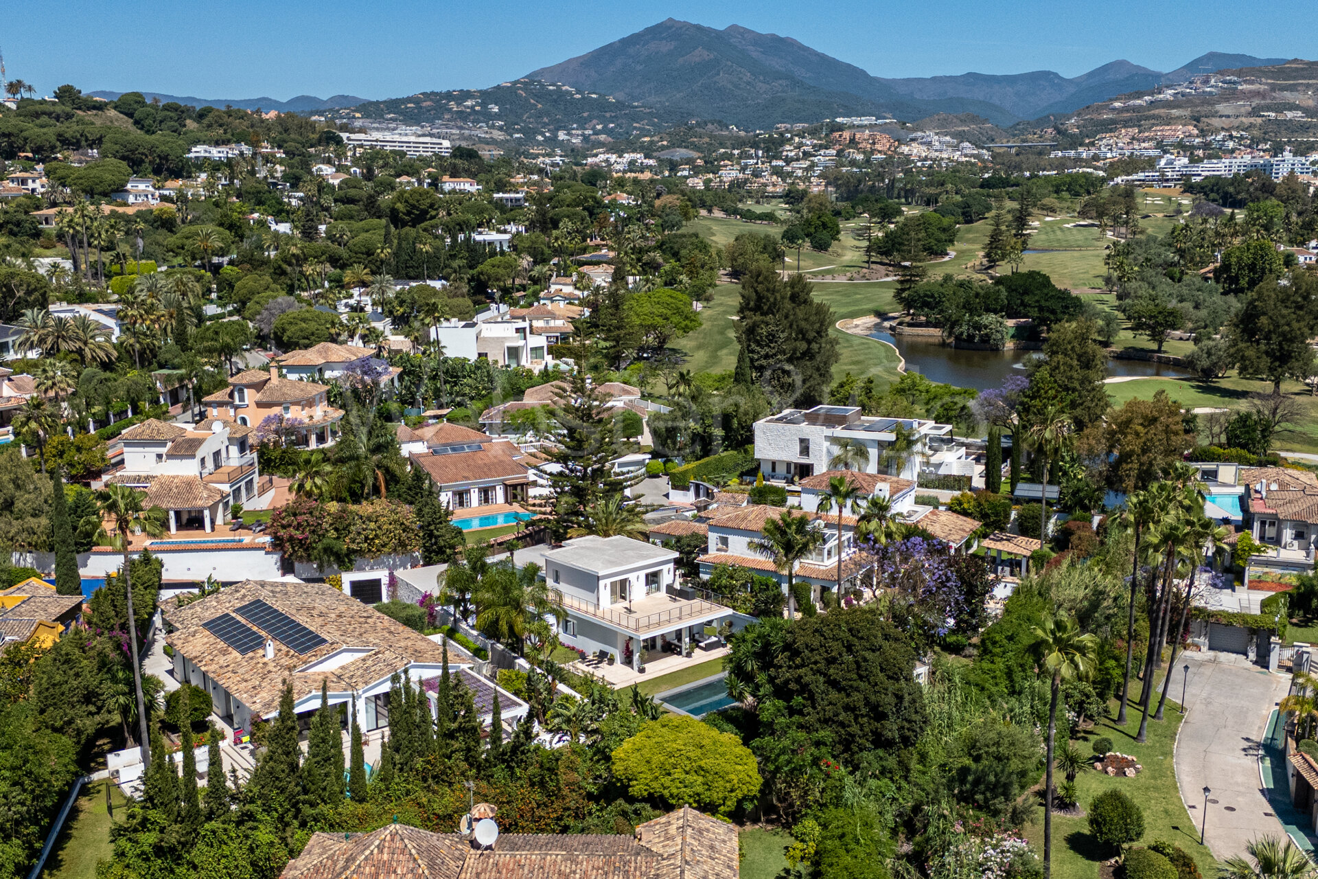 Villa Darya - Quiet Luxury in Nueva Andalucia