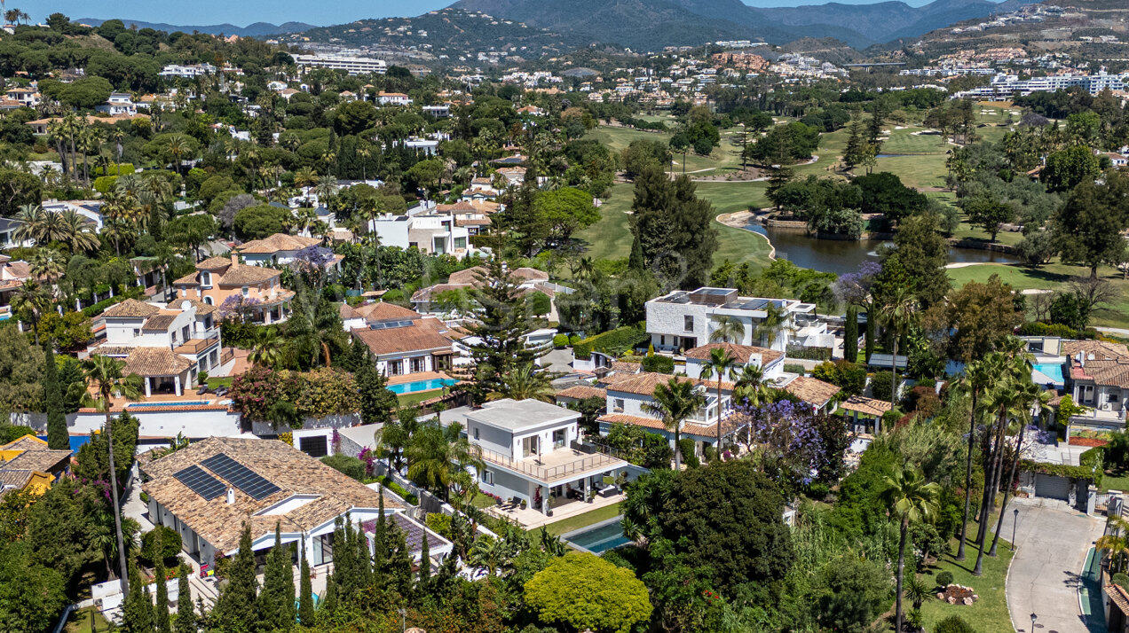 Villa Darya - Quiet Luxury in Nueva Andalucia