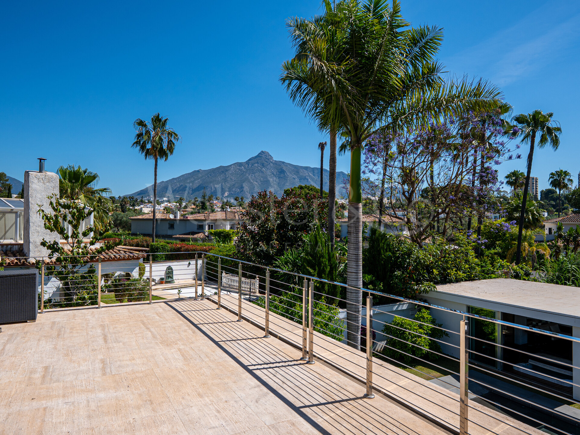 Villa Darya - Quiet Luxury in Nueva Andalucia