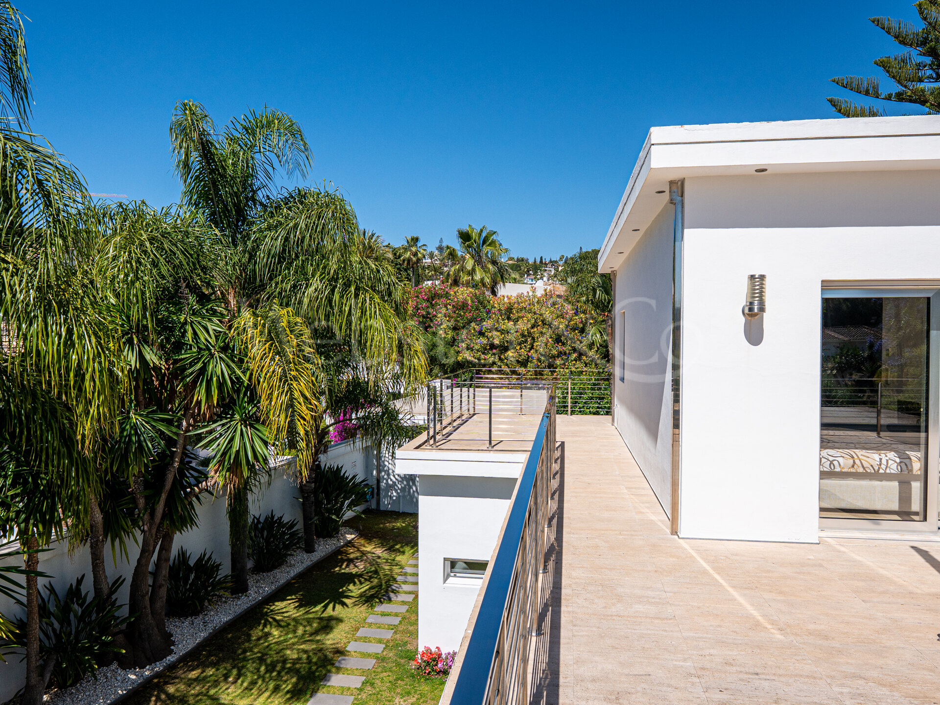 Villa Darya - Quiet Luxury in Nueva Andalucia
