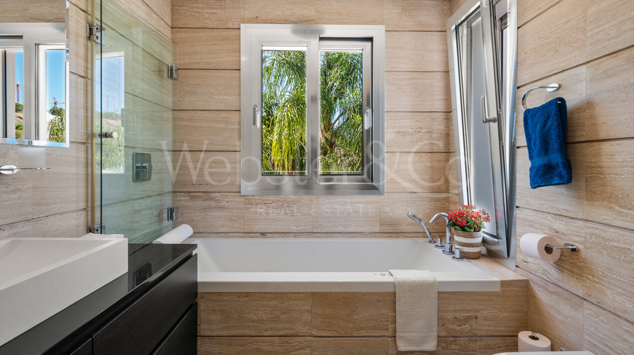 Villa Darya - Quiet Luxury in Nueva Andalucia