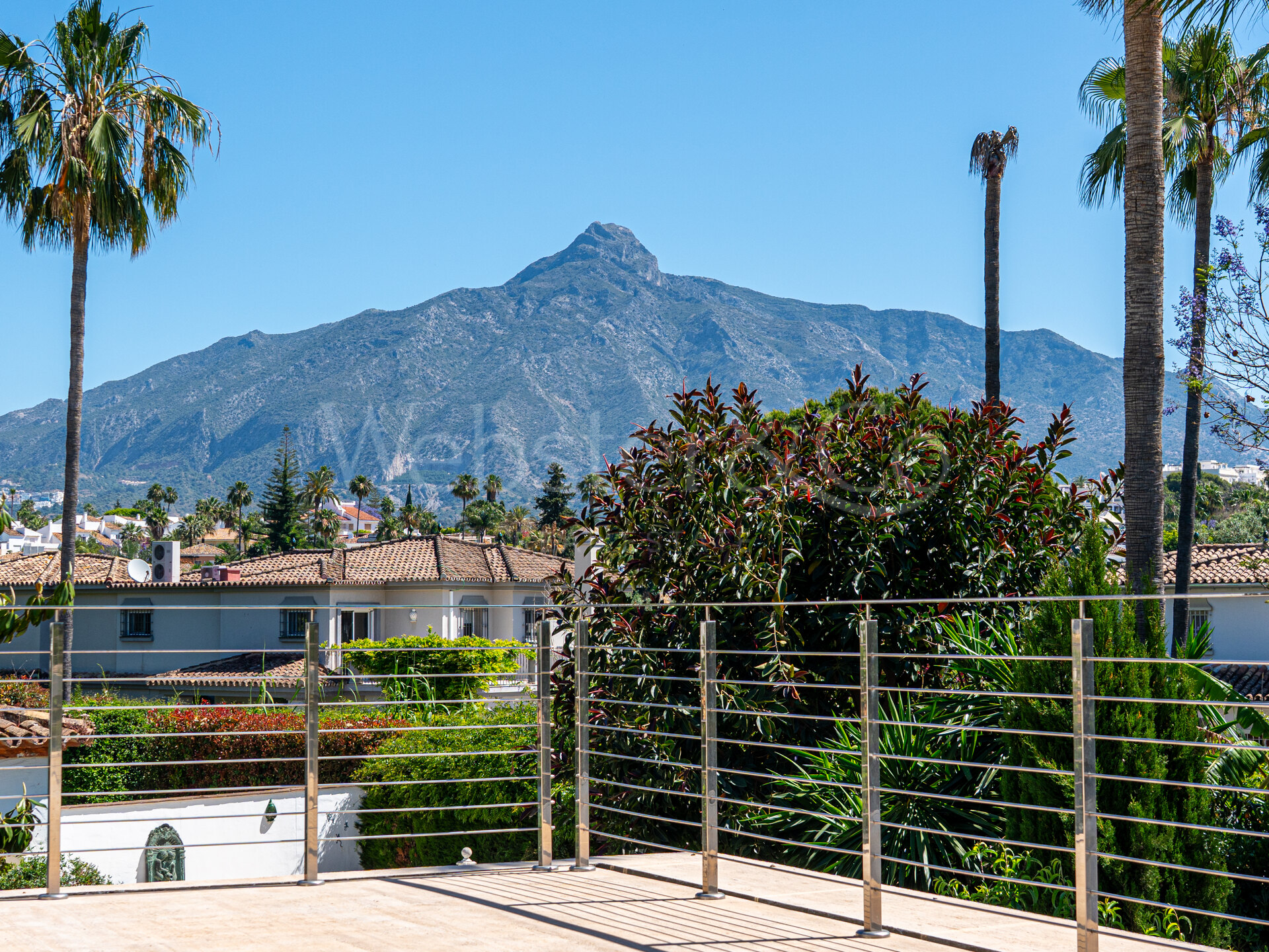 Villa Darya - Quiet Luxury in Nueva Andalucia