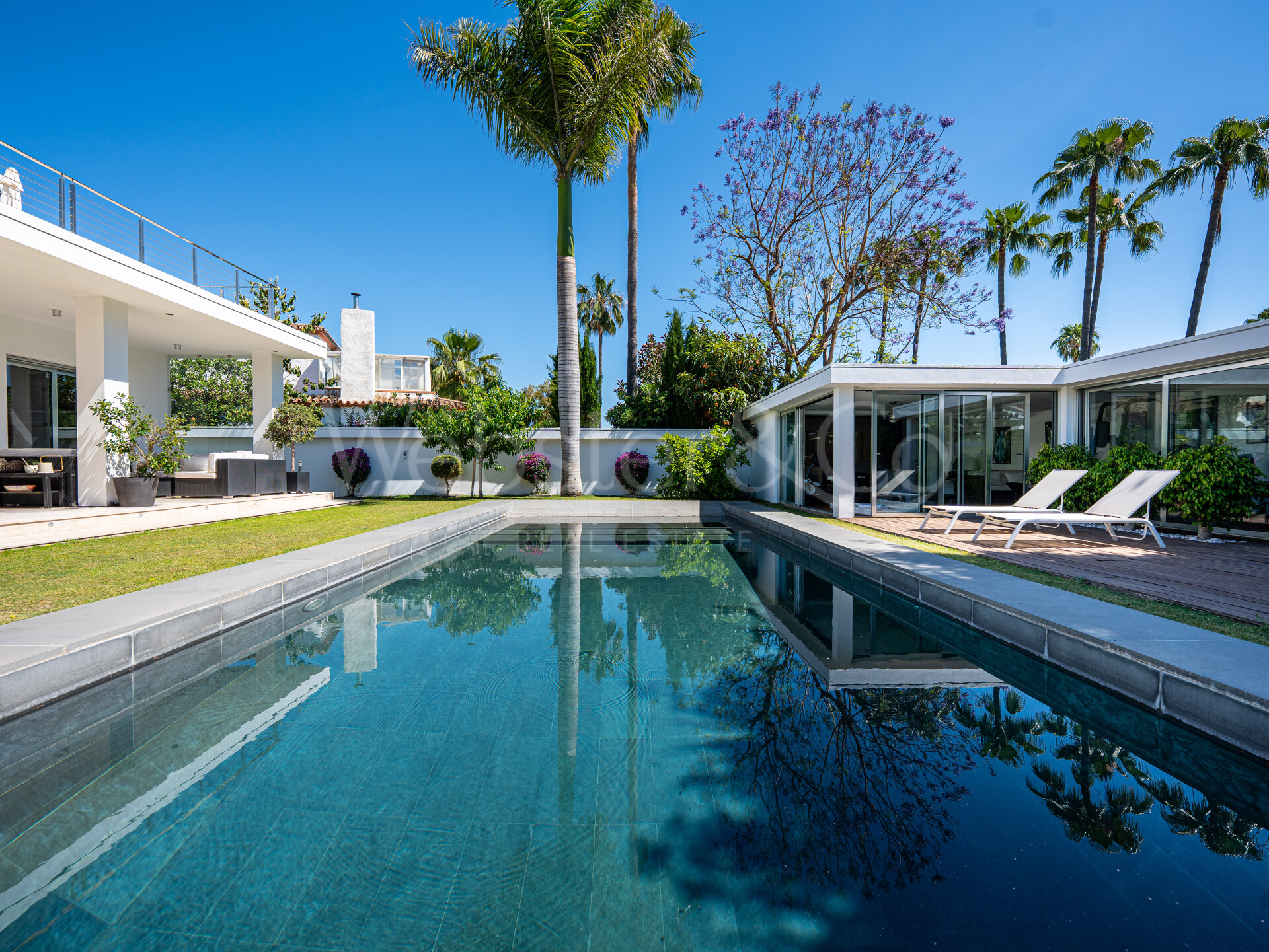 Villa Darya - Quiet Luxury in Nueva Andalucia