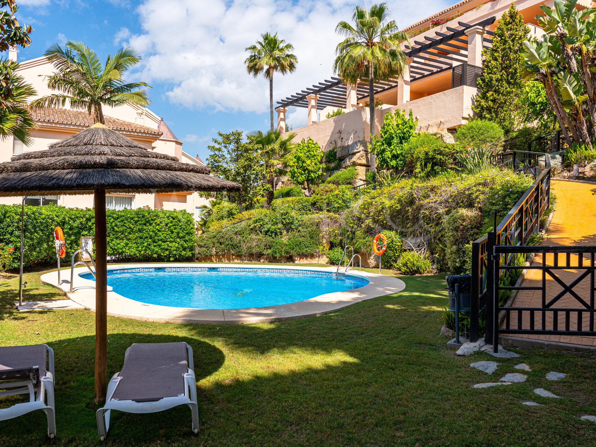 Apartment Phoenix - Elegancia Renovada, Nueva Andalucia