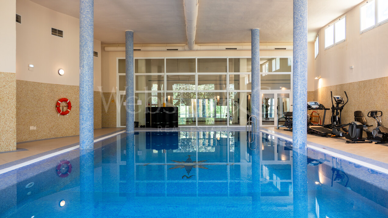 Apartment Phoenix - Renovated Elegance, Nueva Andalucia