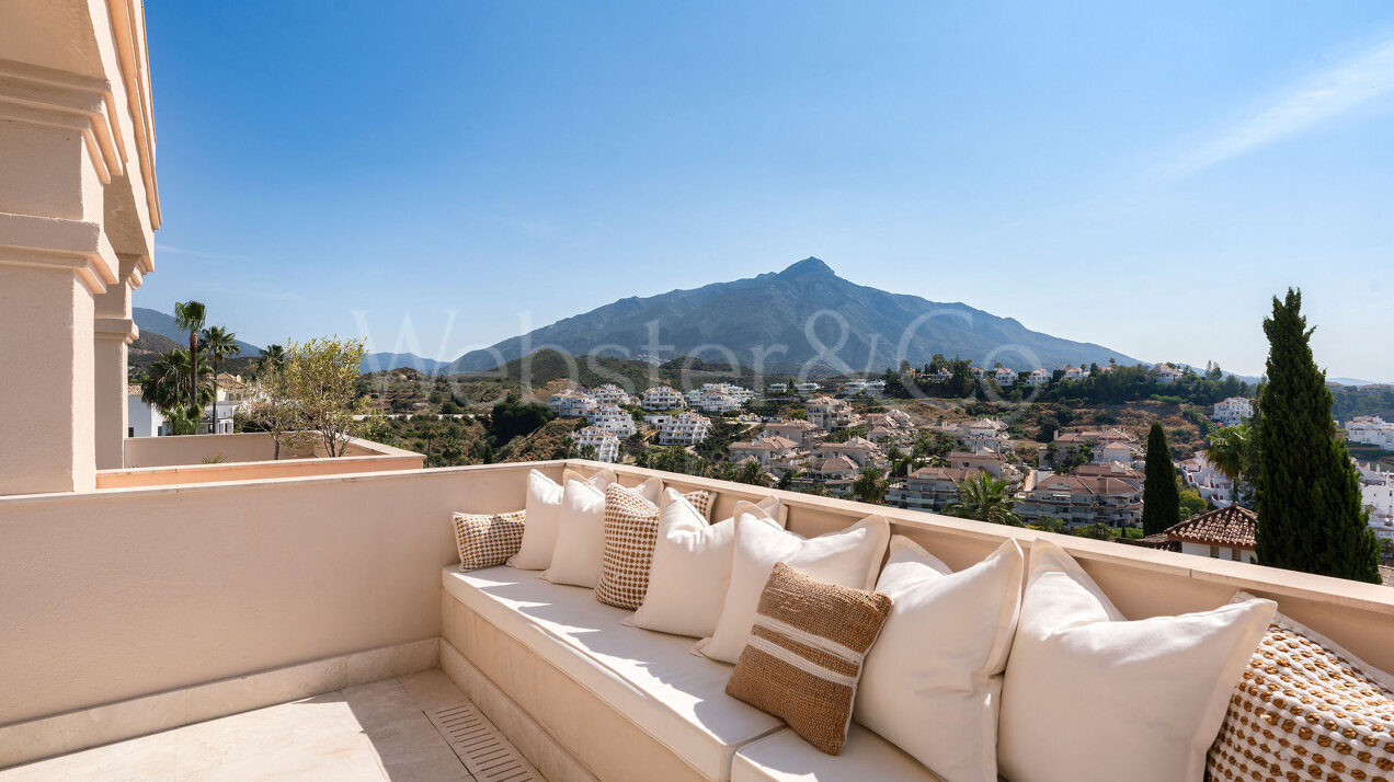 Apartment Phoenix - Renovated Elegance, Nueva Andalucia