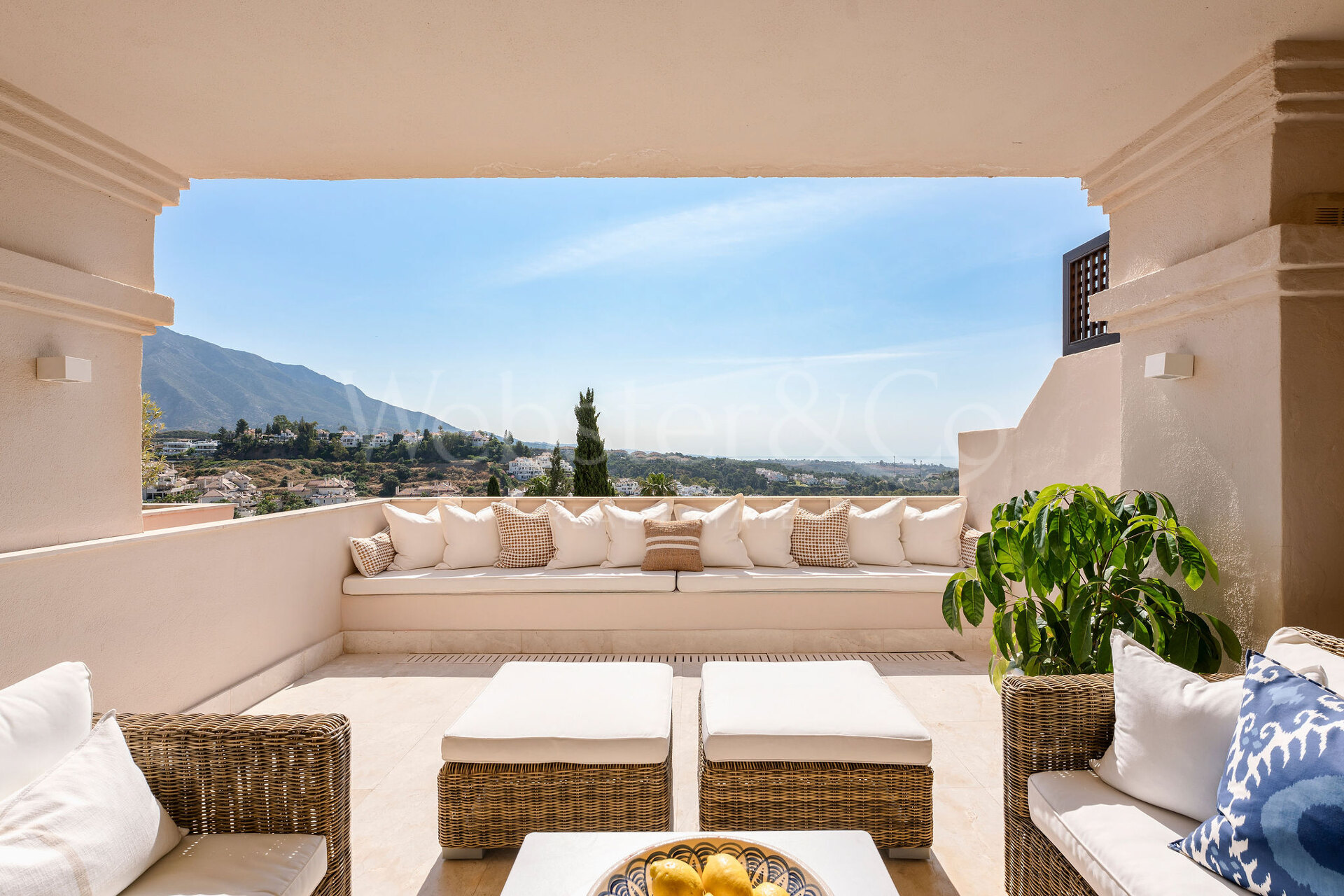 Apartment Phoenix - Elegancia Renovada, Nueva Andalucia