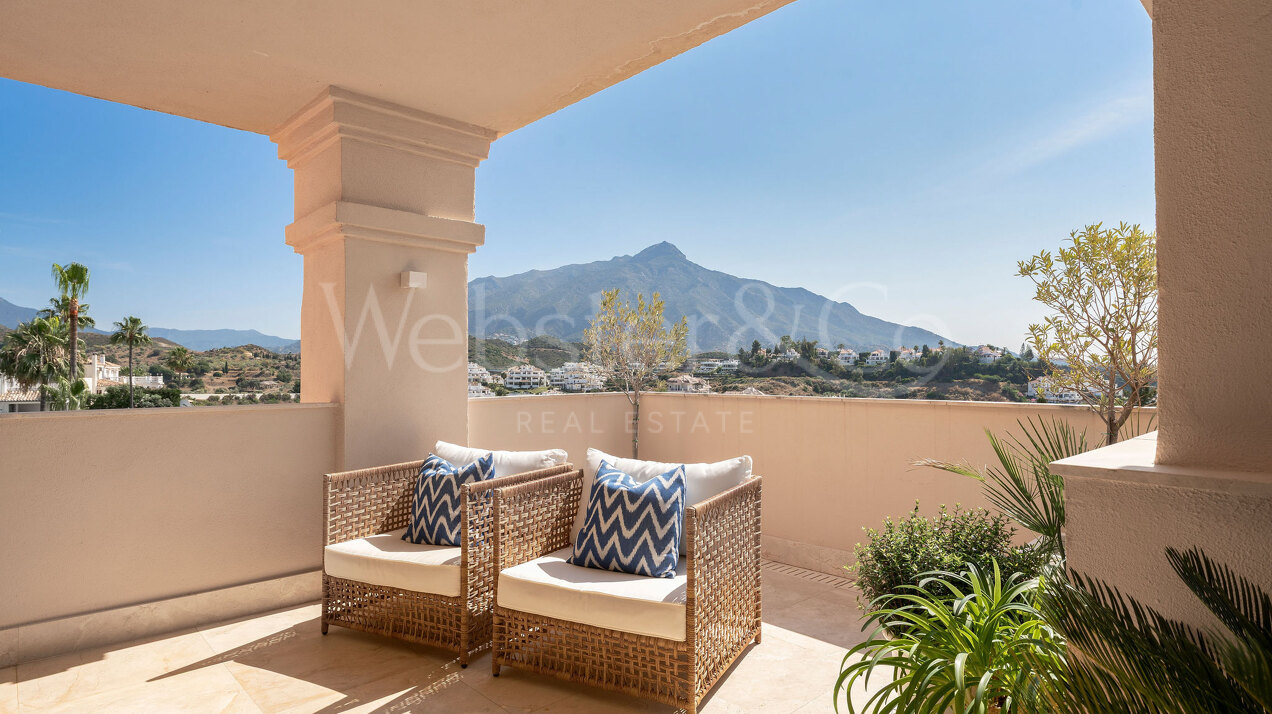 Apartment Phoenix - Renovated Elegance, Nueva Andalucia