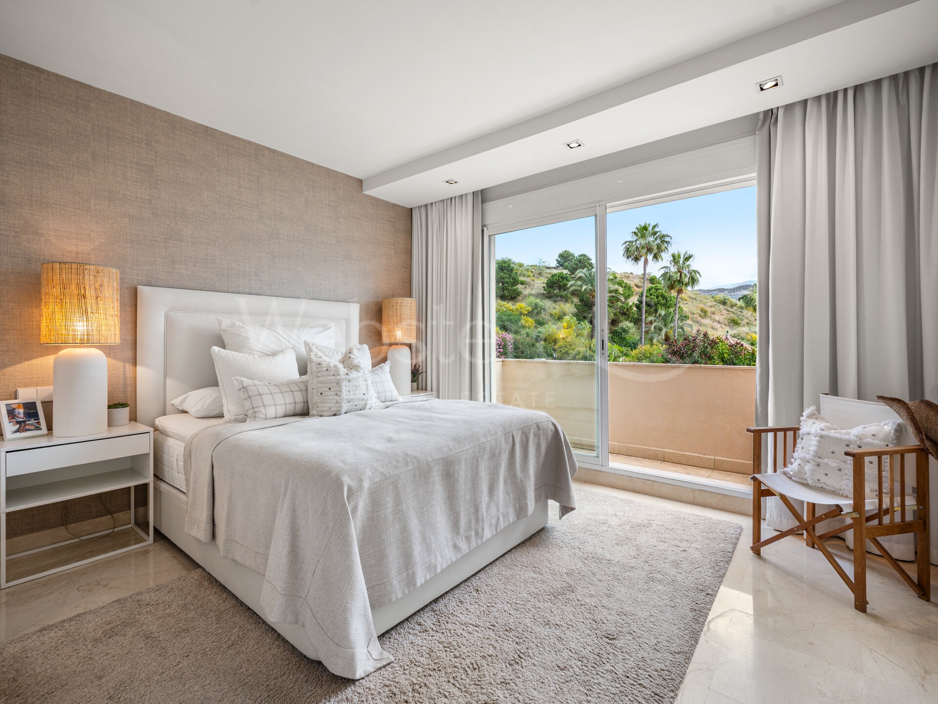 Apartment Phoenix - Elegancia Renovada, Nueva Andalucia