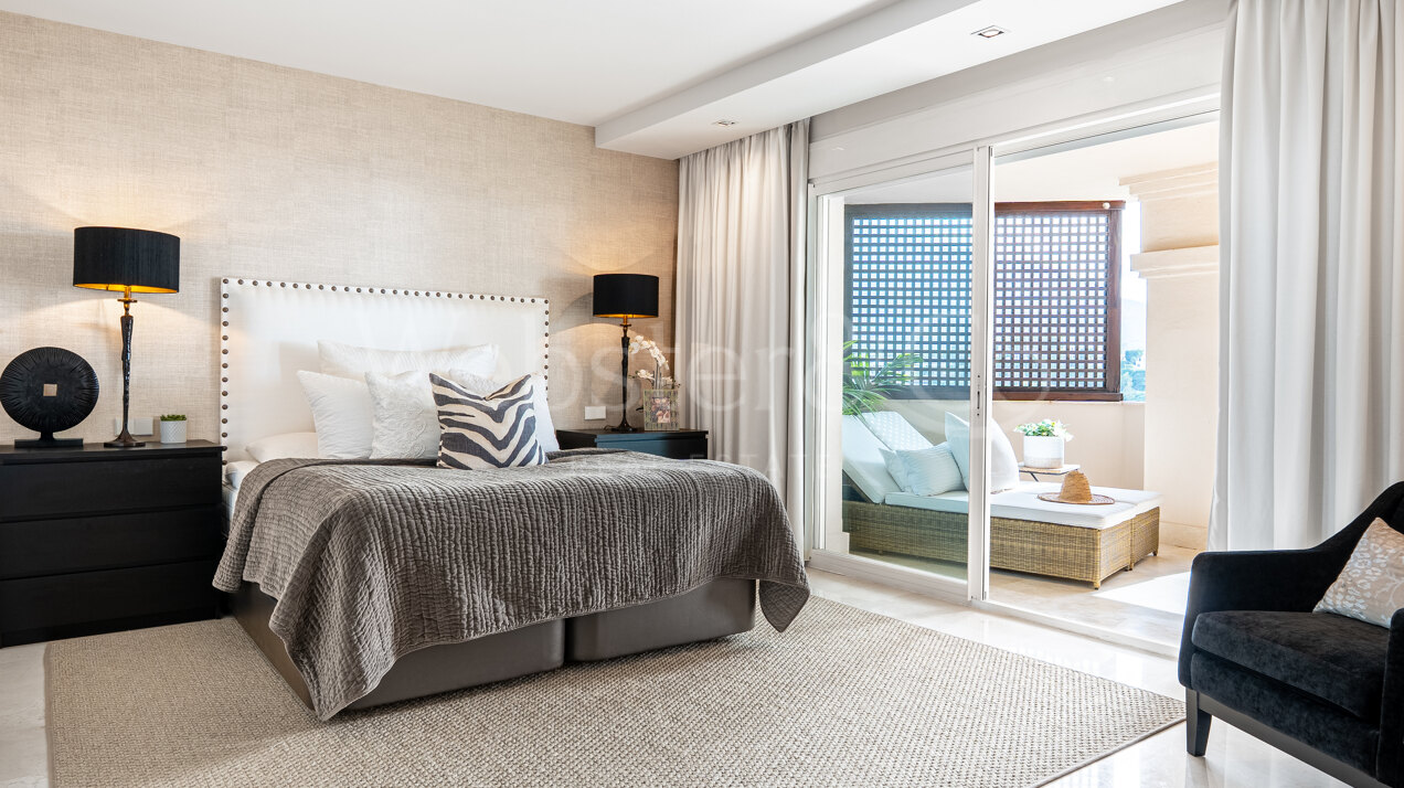 Apartment Phoenix - Renovated Elegance, Nueva Andalucia