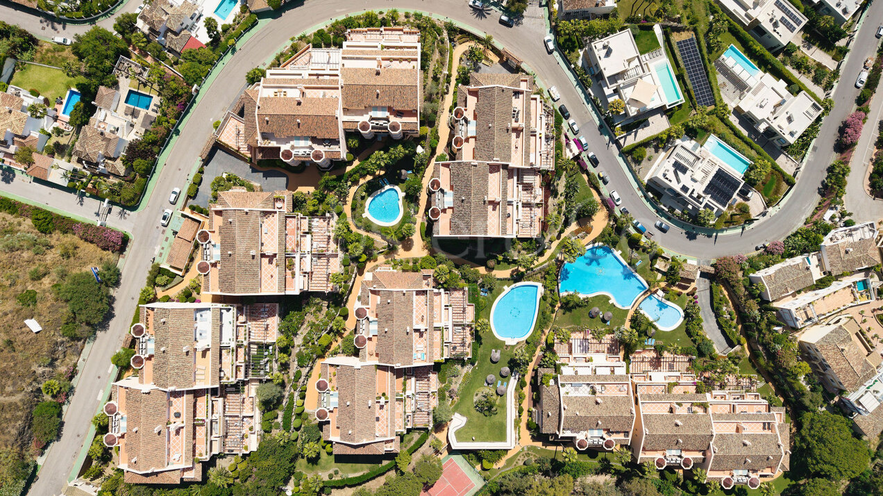 Apartment Phoenix - Renovated Elegance, Nueva Andalucia