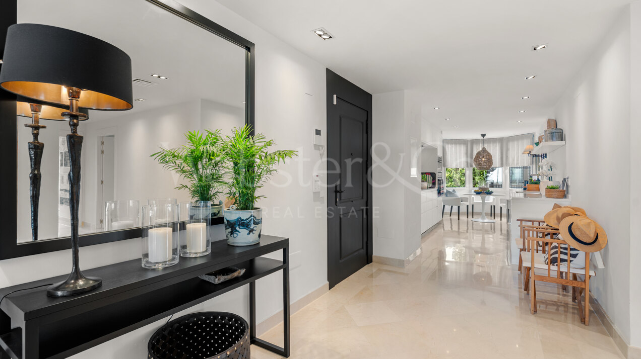 Apartment Phoenix - Renovated Elegance, Nueva Andalucia