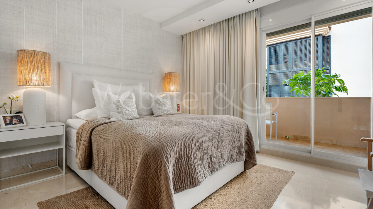 Apartment Phoenix - Renovated Elegance, Nueva Andalucia