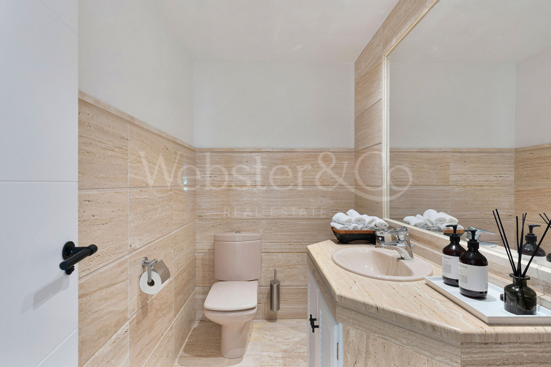 Apartment Phoenix - Elegancia Renovada, Nueva Andalucia