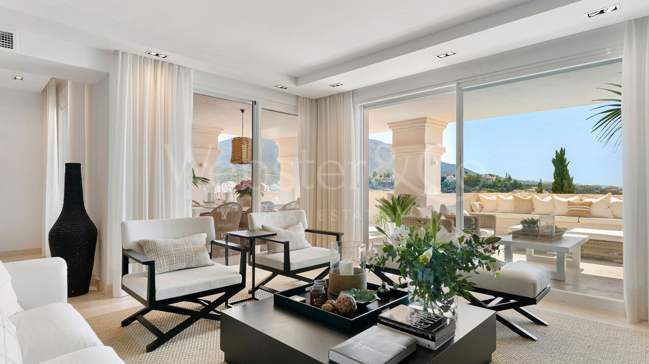 Apartment Phoenix - Renovated Elegance, Nueva Andalucia