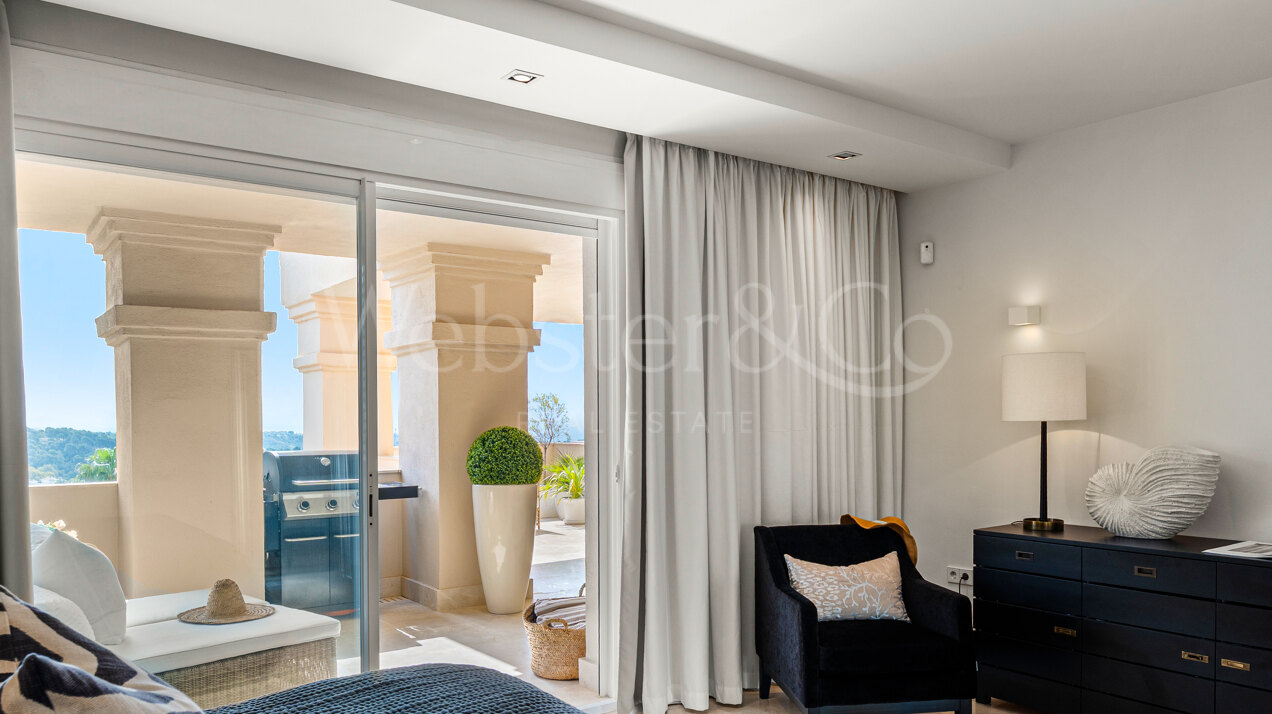 Apartment Phoenix - Renovated Elegance, Nueva Andalucia