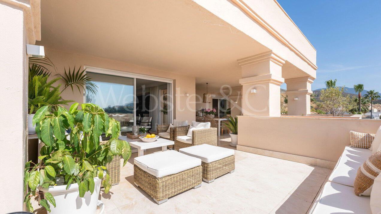 Apartment Phoenix - Renovated Elegance, Nueva Andalucia
