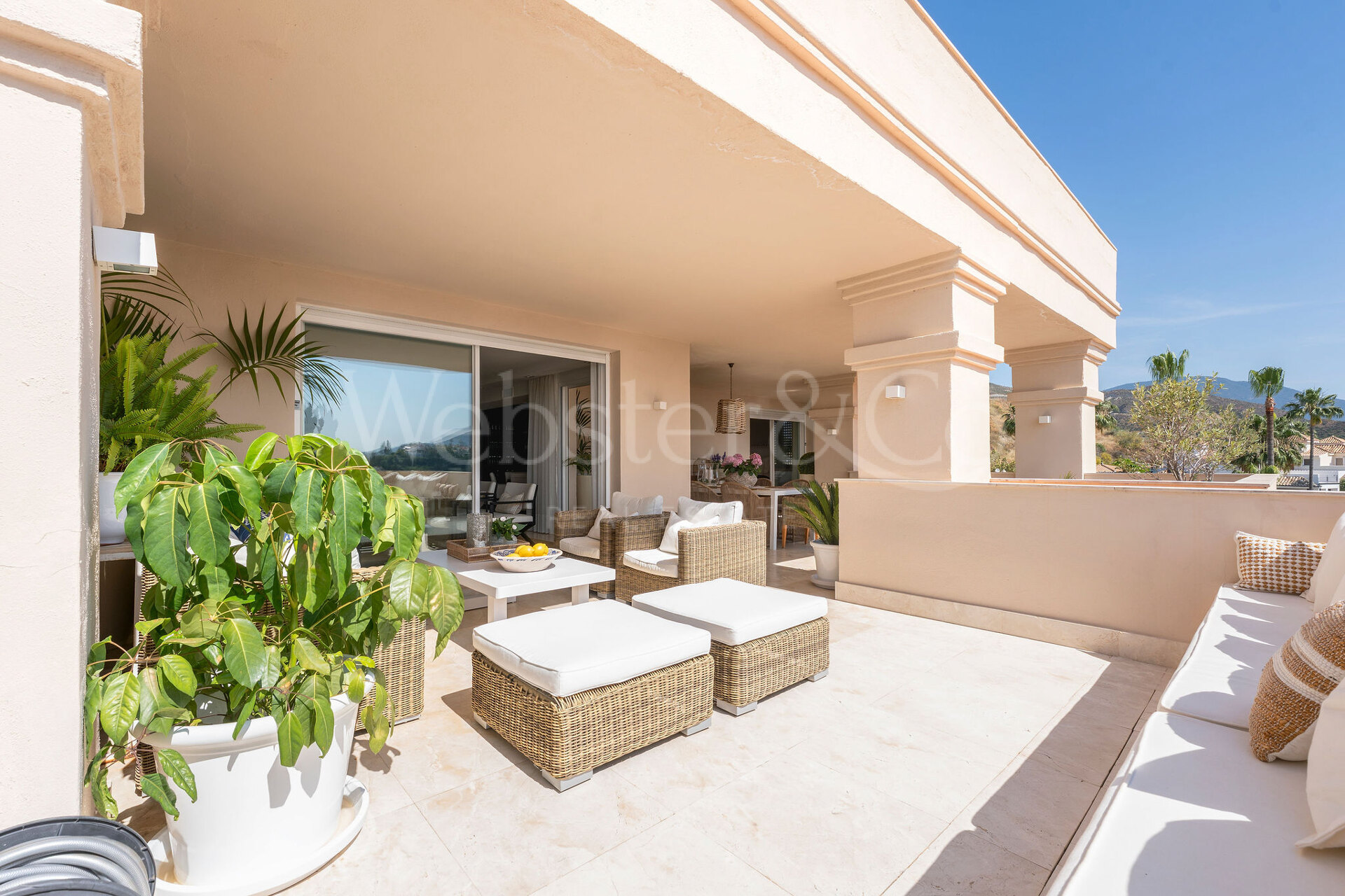 Apartment Phoenix - Elegancia Renovada, Nueva Andalucia