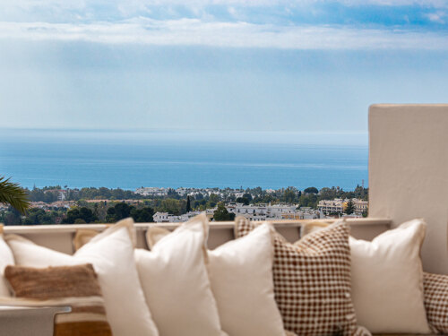 Apartment Phoenix - Renovated Elegance, Nueva Andalucia