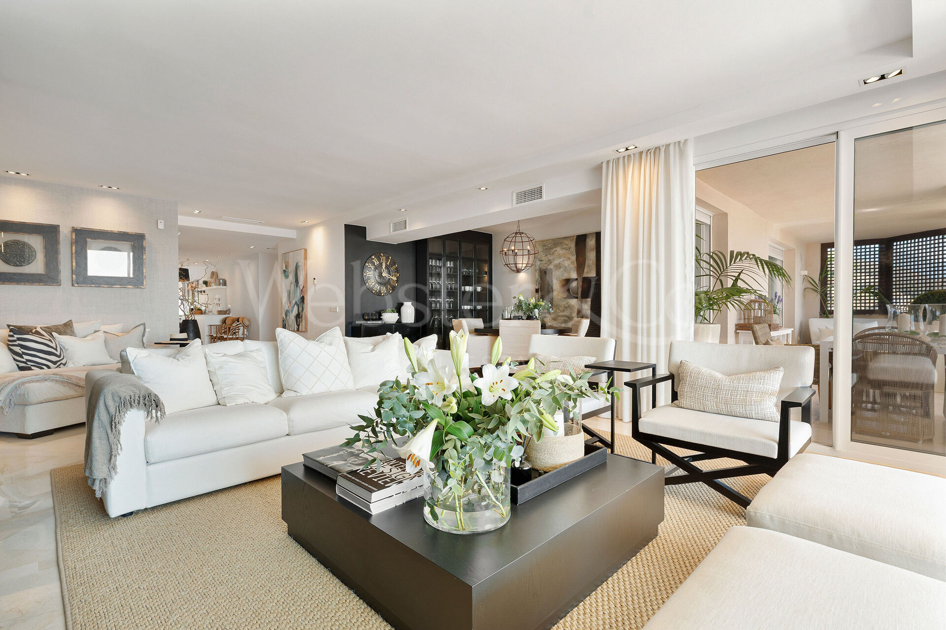 Apartment Phoenix - Elegancia Renovada, Nueva Andalucia